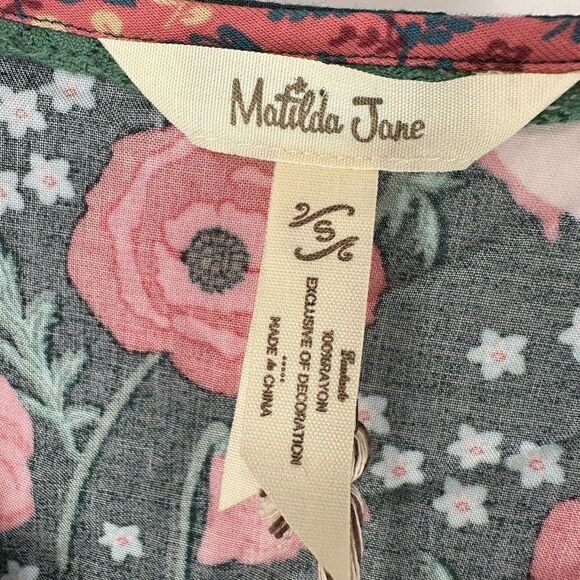 Matilda Jane Top Size S Green Floral Long Sleeve V Neck Yester Year Preppy Rose - Picture 7 of 7